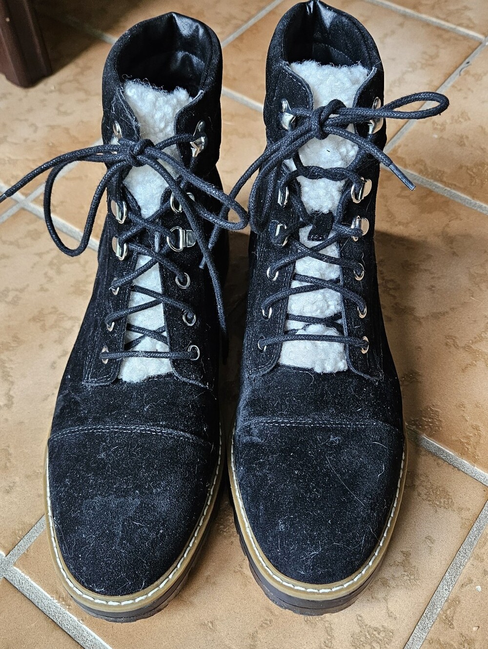 Time And Tru Black and White Lace-Up Hiker/Winter Boots